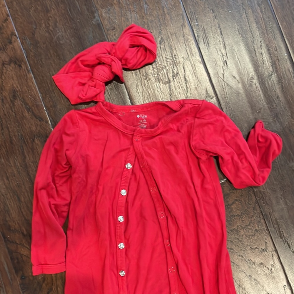 Kyte Baby- Cardinal red snap romper - 12-18 months with matching bow. GUC